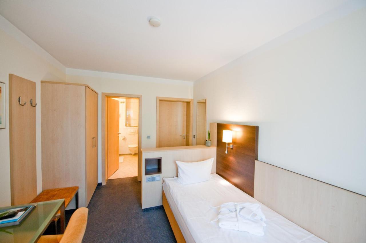 Hotel Scheffelhoehe Bruchsal Habitación foto
